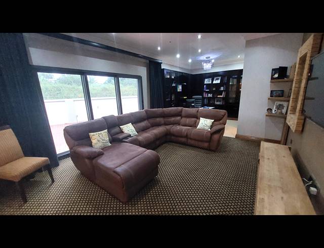 3 BEDROOM TOWNHOUSE FOR SALE IN SHELLY BEACH